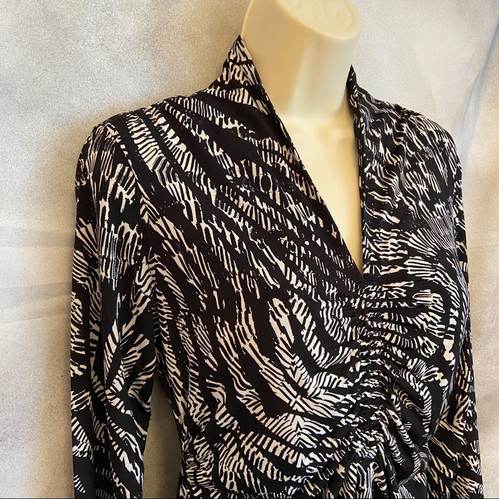 Zebra-Striped Ruched Blouse - Picture 5 of 7